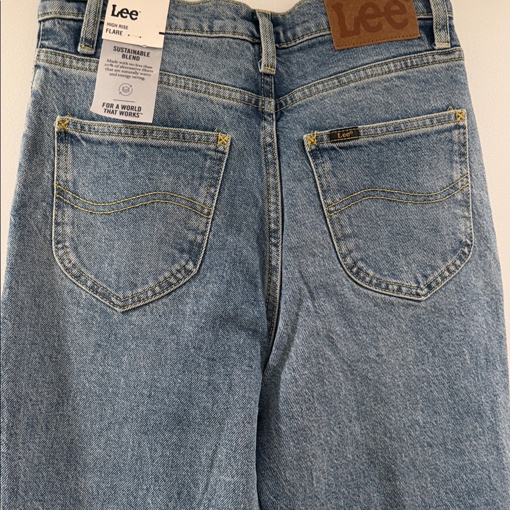 BNWT Lee Women's Denim High Rise Seamed Flare Jeans, Sz 26 M - Picture 9 of 10